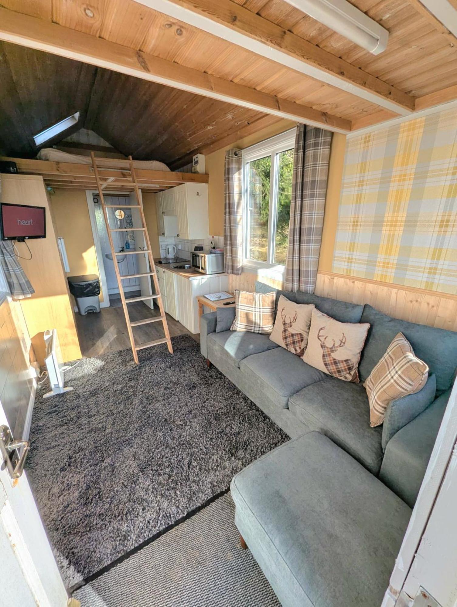 Blair Tiny House With Private Hot Tub - Fife - Loch Leven - Lomond Hills Villa Dunfermline Buitenkant foto